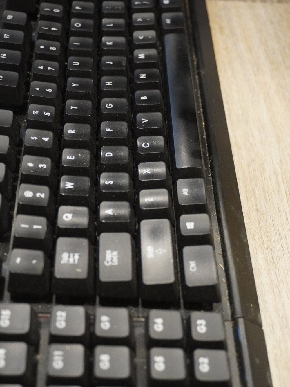 Original Corsair Vengeance K95 Mechanical Gaming Keyboard - Cherry MX Red - Picture 3 of 4